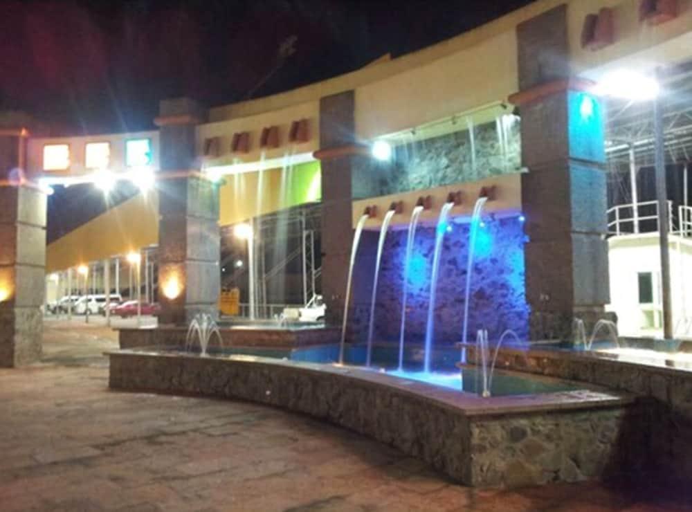 Hipico Inn Hotel Poza Rica Экстерьер фото