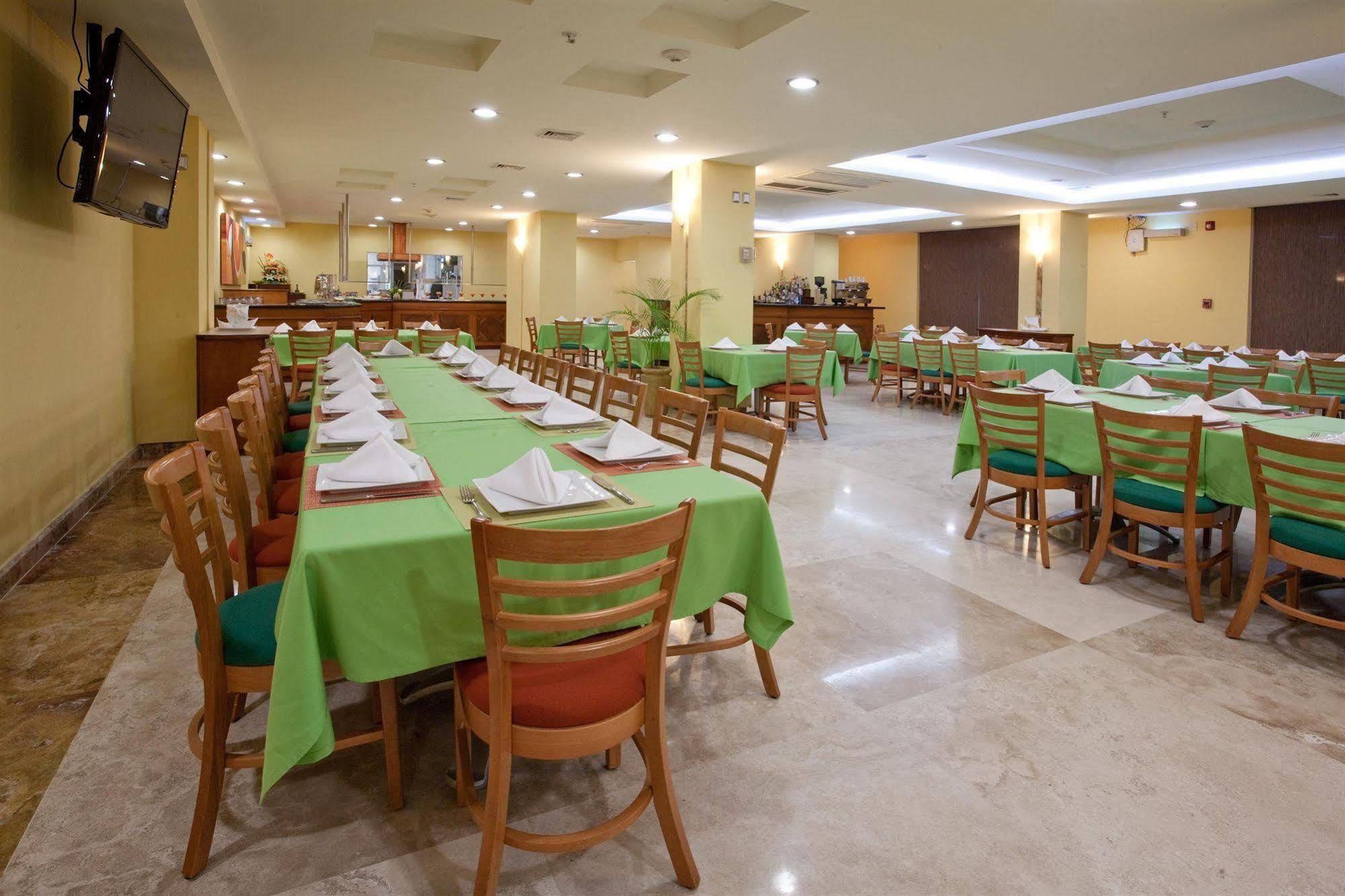Hipico Inn Hotel Poza Rica Ресторан фото